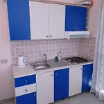Eleart מלון דירות 3*
