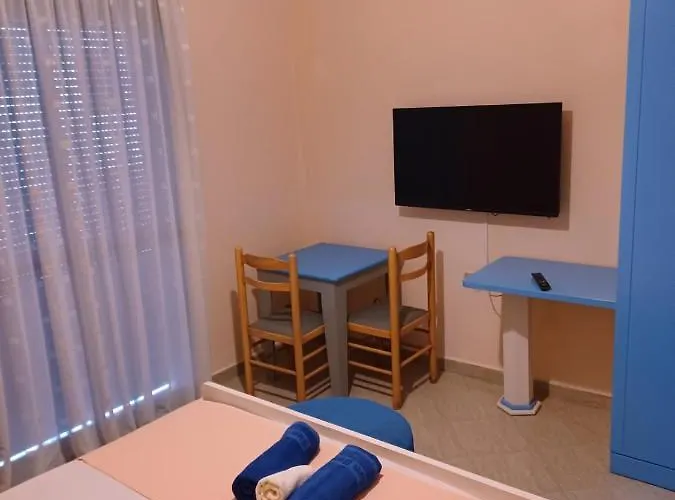 Eleart Hotel apartamentowy Golem (Tirana)