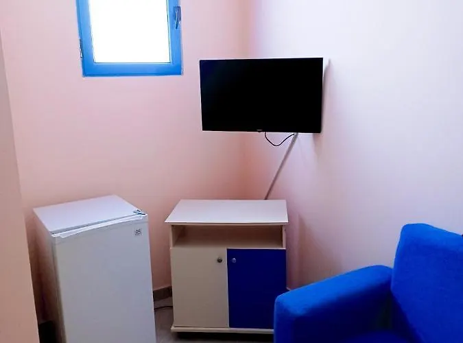 Eleart Hotel apartamentowy Golem (Tirana)